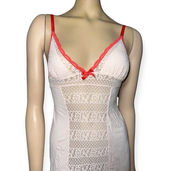 Victoria's Secret women’s Red and White lace Chemise with Delicate Straps size M - Picture 2 of 7